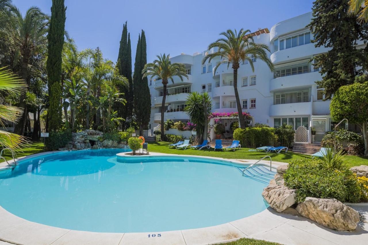 Апартаменти Marbella Real Seaside Екстер'єр фото