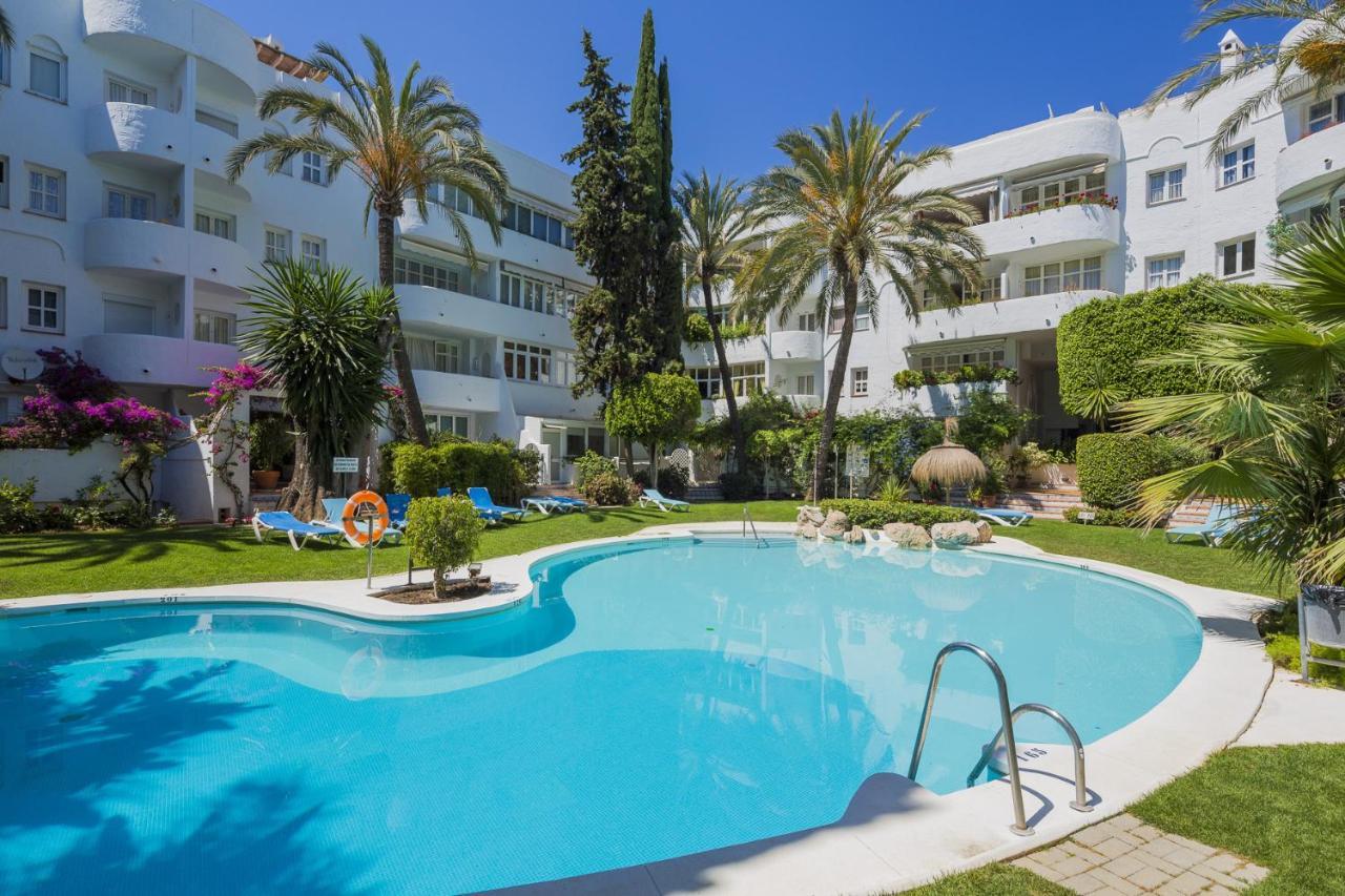 Апартаменти Marbella Real Seaside Екстер'єр фото