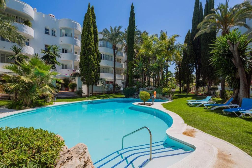 Апартаменти Marbella Real Seaside Екстер'єр фото