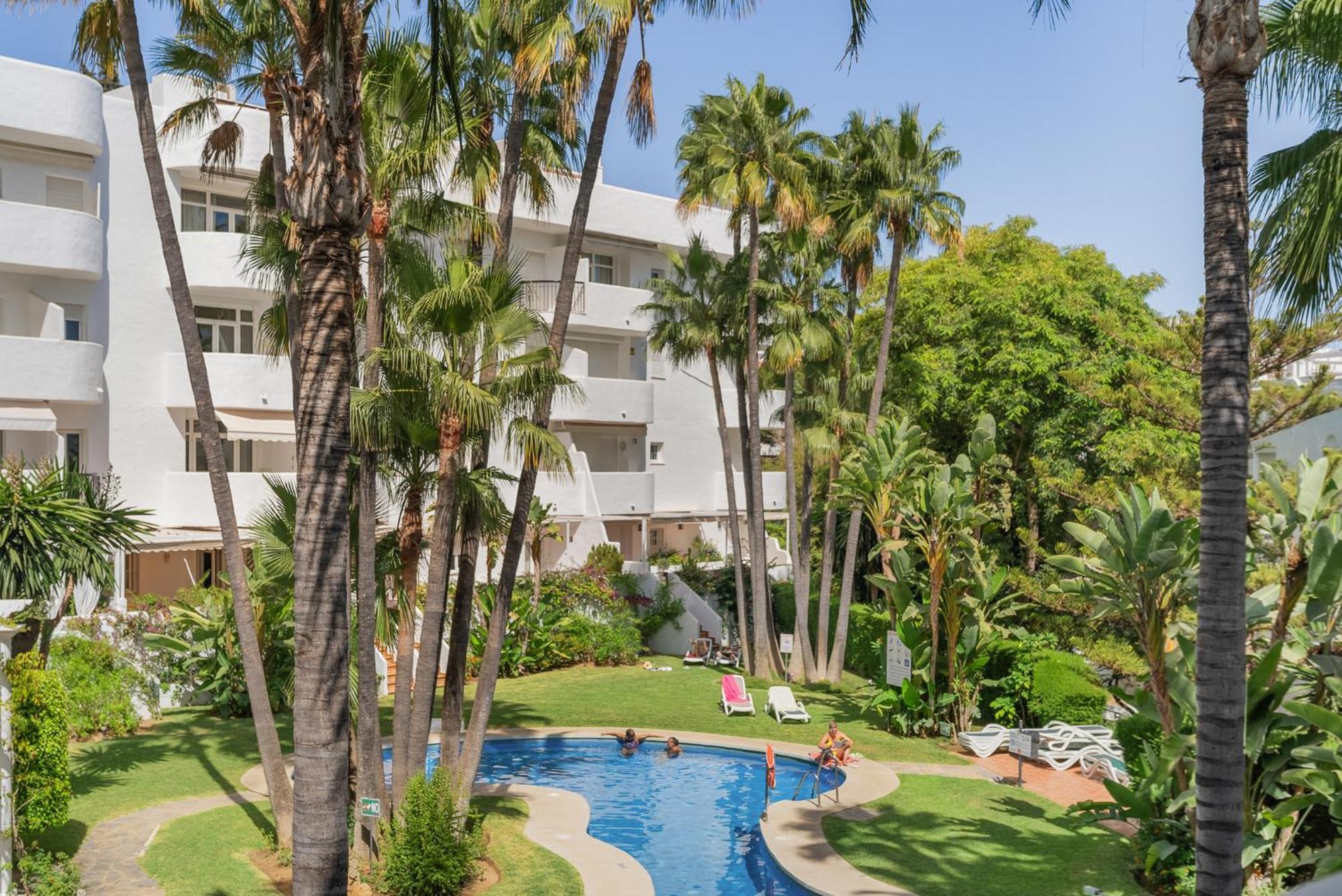 Апартаменти Marbella Real Seaside Екстер'єр фото
