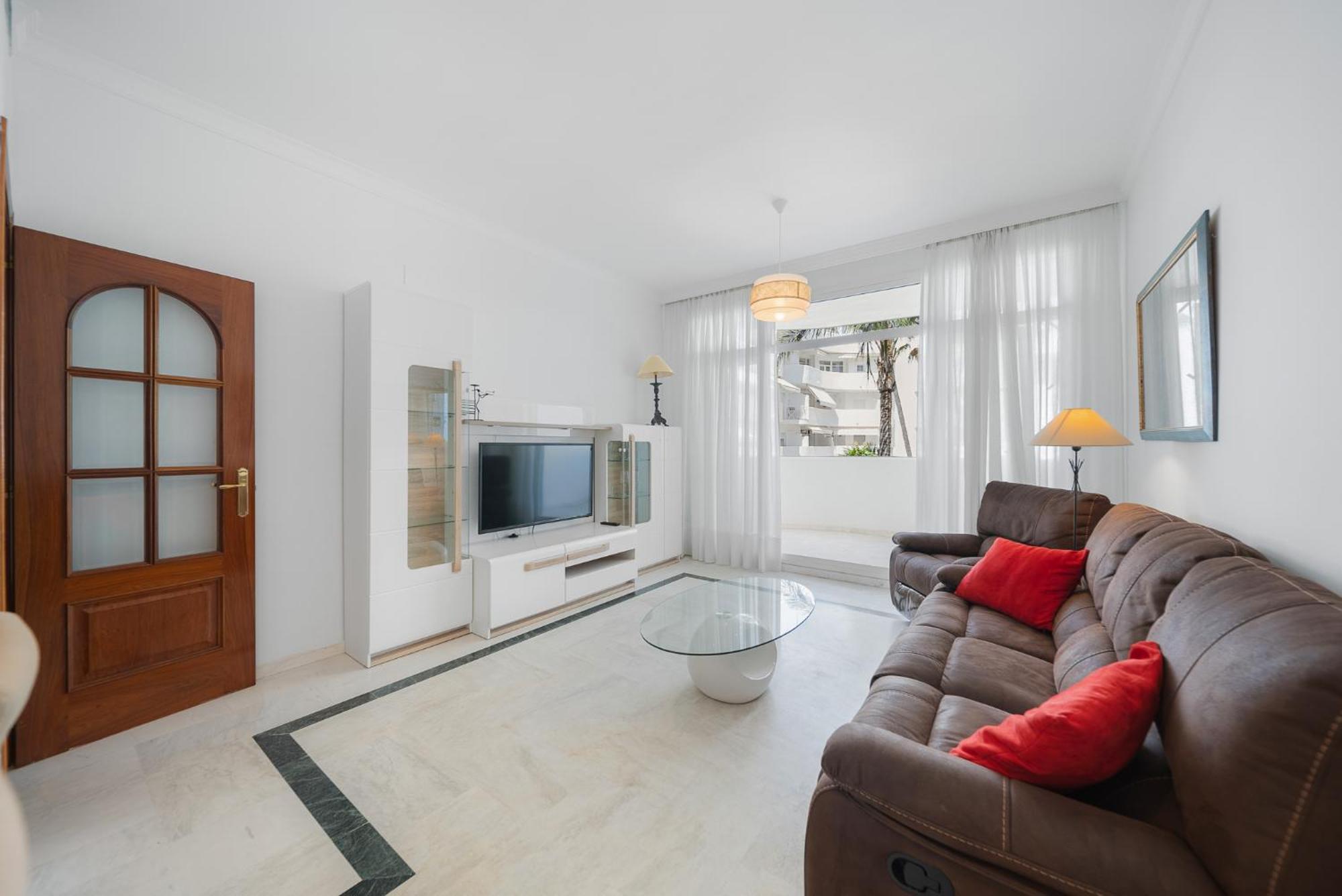 Апартаменти Marbella Real Seaside Номер фото