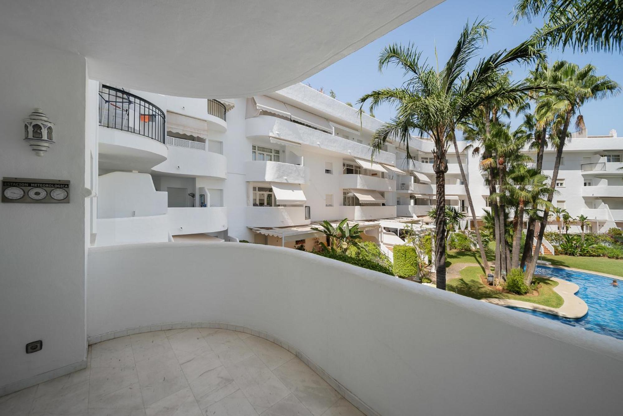 Апартаменти Marbella Real Seaside Номер фото